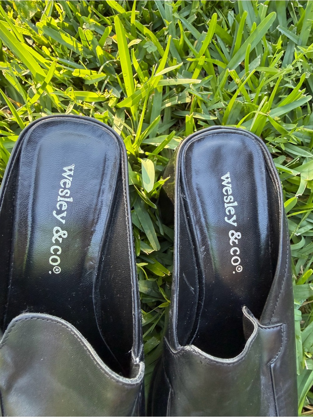 Vintage Wesley & Co Black Leather Mule Heels Size 6.5 Y2K Minimalist - Picture 3 of 7